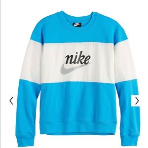 Medium nike shirt